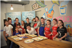 Dr. Oetker prăjitureşte şi decorează alături de adolescenții din SOS Satele Copiilor România