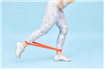 Antrenamentele pentru picioare cu ajutorul benzilor elastice. Sfaturi utile pentru începători