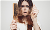 Căderea părului: Cauze și remedii