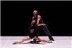 Dance Me, cu Ballets Jazz Montréal: „Când se mișcă, parcă ar cânta”