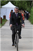 Ministrul Afacerilor Externe, de pe bicicleta direct la intalnirea cu Premierul Israelului