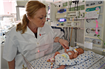 Organizaţia Salvaţi Copiii donează echipamente vitale copiilor născuți prematur în valoare de 143.000 de euro 
